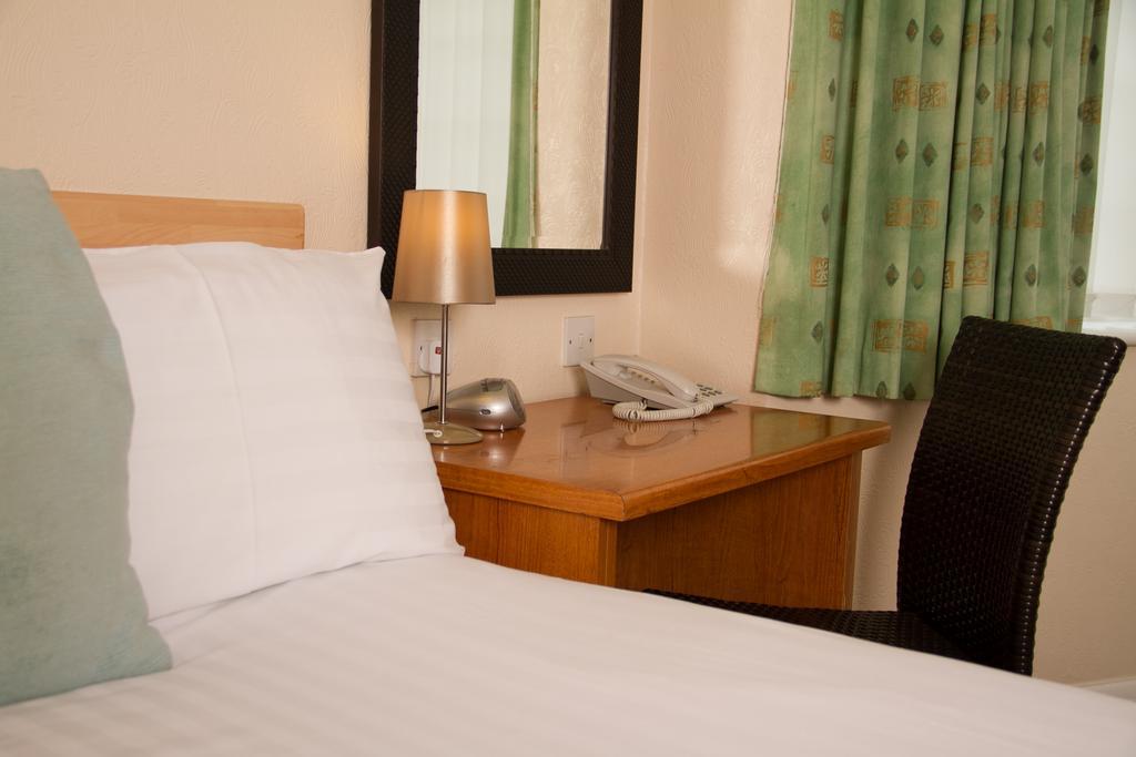 Travelrest Fareham Solent Gateway Hotel Ngoại thất bức ảnh