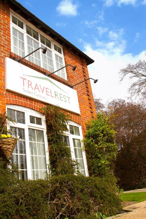Travelrest Fareham Solent Gateway Hotel Ngoại thất bức ảnh